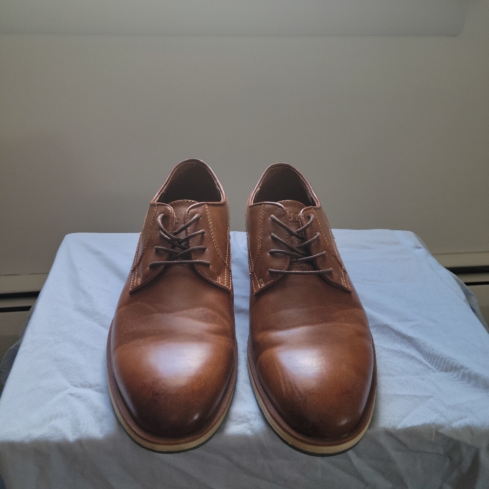 Oxford shoes by Guess